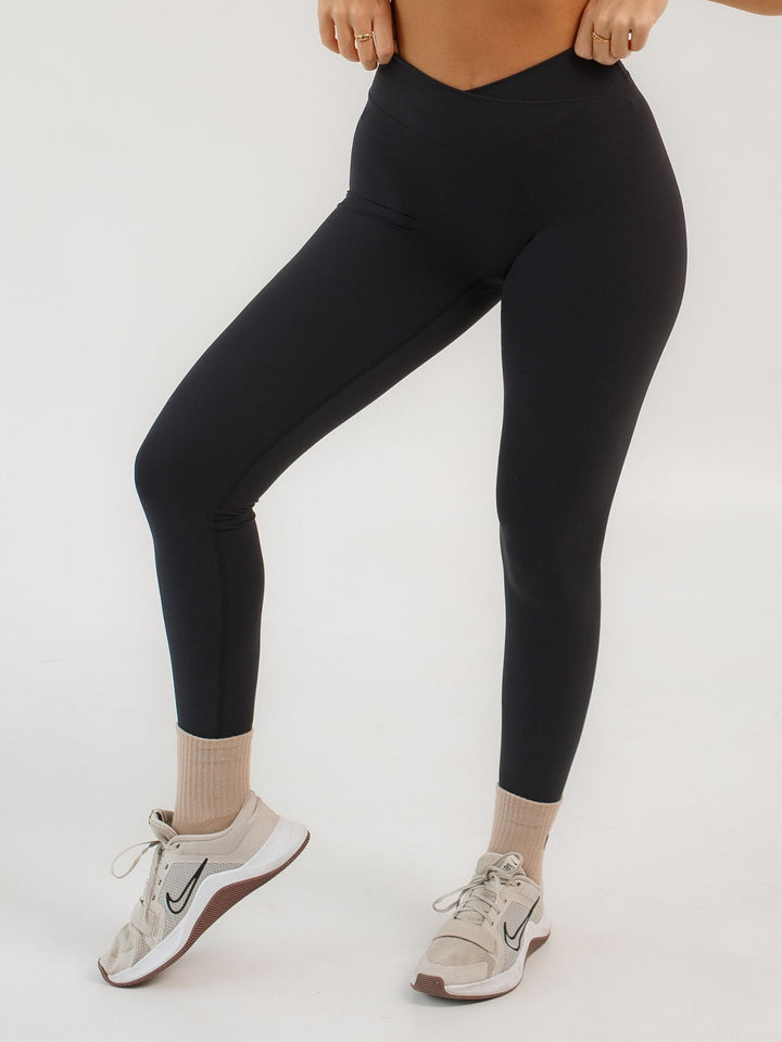 Bra &amp; Leggings Set — Black - lifeofavocado